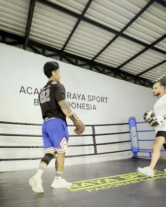 Pad work in the ring in Bali